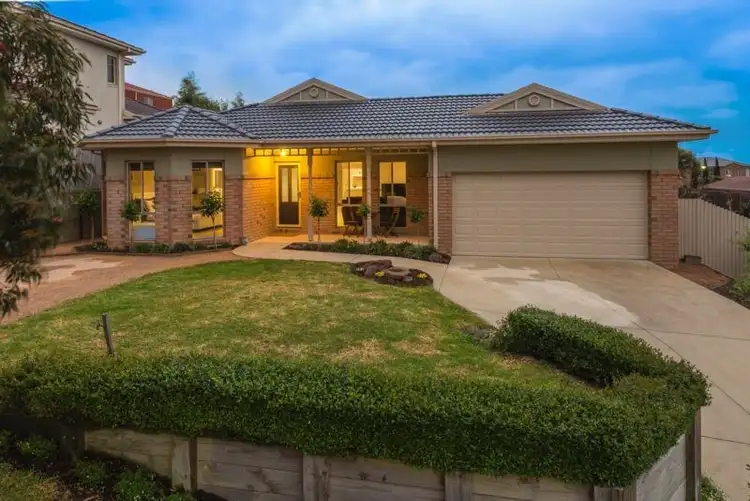 18 Windsor Rise, Sunbury VIC 3429