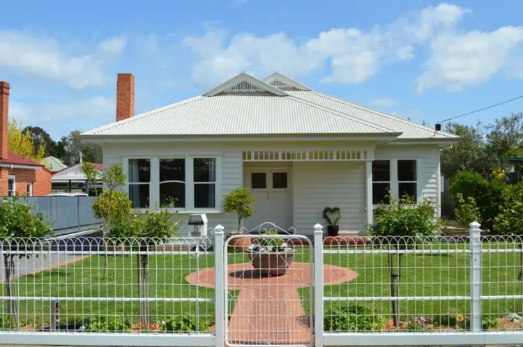 Main view of Homely house listing, 5 Roger Street, Wangaratta VIC 3677