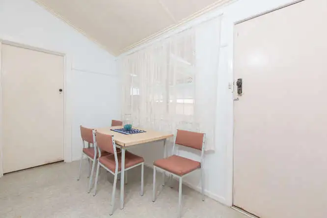 Fifth view of Homely house listing, 5 Whittaker Crescent, Red Cliffs VIC 3496