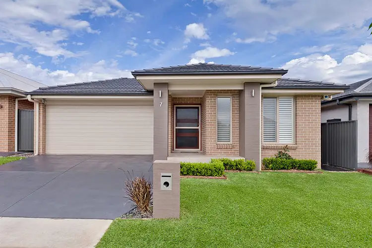 7 Risus Avenue, Glenmore Park NSW 2745