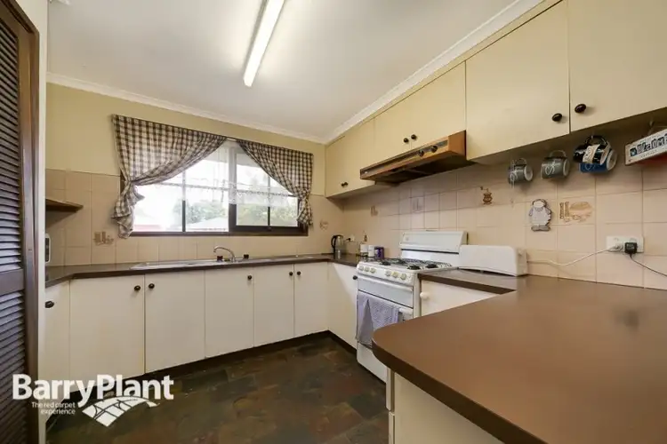 Fifth view of Homely house listing, 5 Jamie Close, Cranbourne VIC 3977