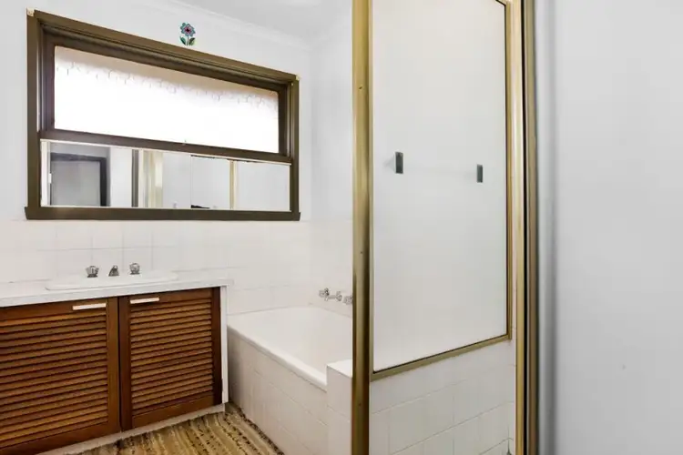 Fifth view of Homely house listing, 5 Lebunya Close, Mooroolbark VIC 3138