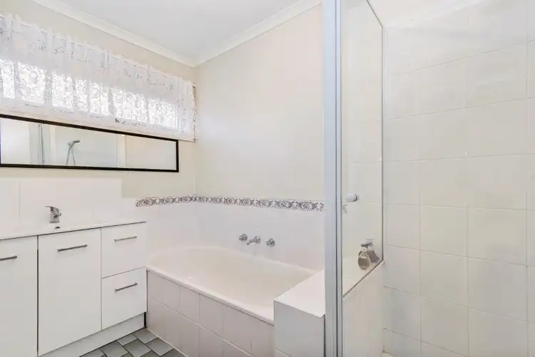 Fifth view of Homely house listing, 15 Burvale Court, Epsom VIC 3551