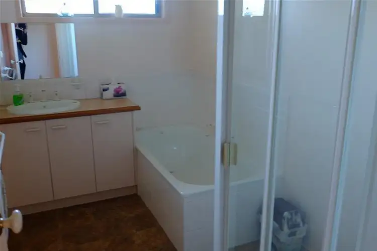 Fifth view of Homely house listing, 2 Tairua Place, Eastwood VIC 3875
