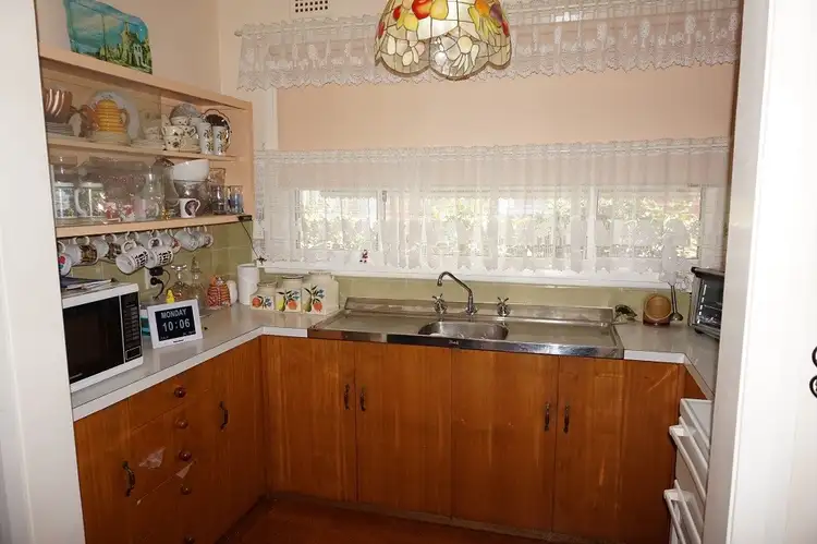 Seventh view of Homely house listing, 8 Princes Avenue, Goulburn NSW 2580