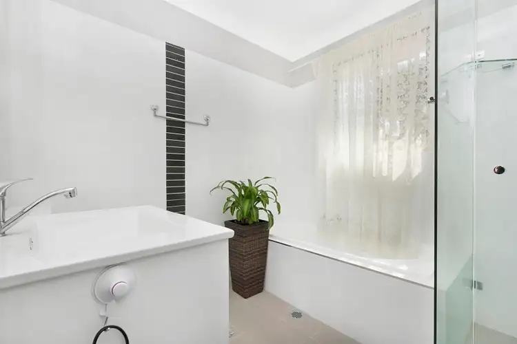 14 Alpine Circuit, St Clair NSW 2759