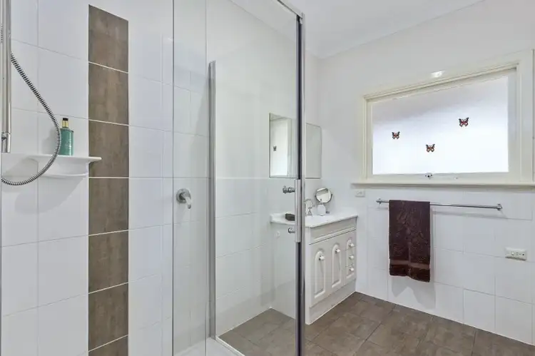 Fifth view of Homely unit listing, 1/40 Sinclair Road, Bayswater VIC 3153