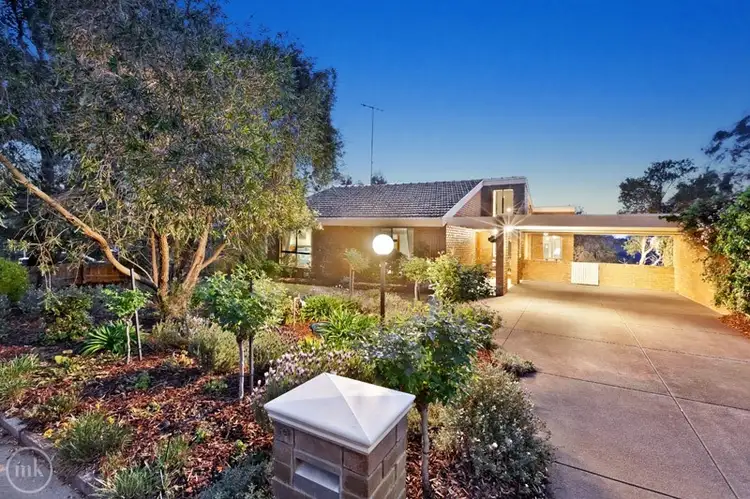 87 Corowa Crescent, Greensborough VIC 3088