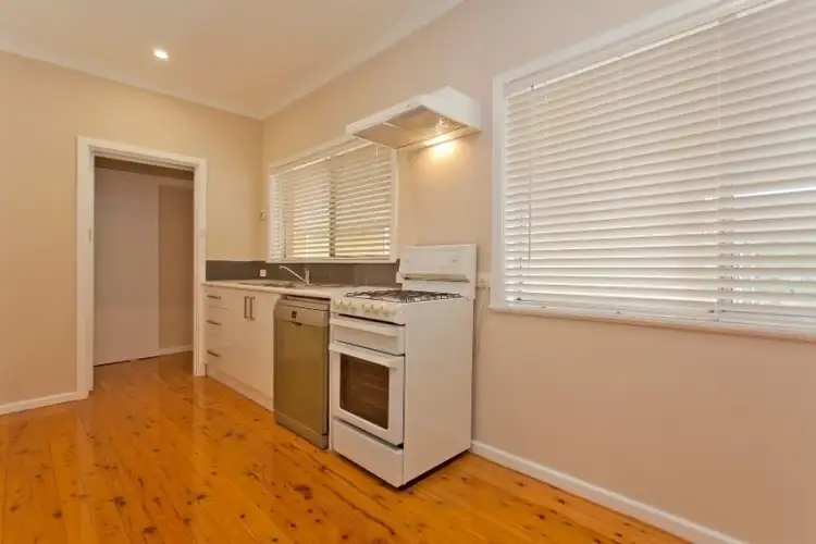Sixth view of Homely house listing, 940 Calimo Street, North Albury NSW 2640