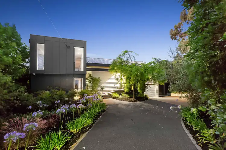 82 Flinders Street, Mccrae VIC 3938
