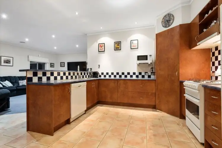 Fifth view of Homely house listing, 31 Citriodora Circuit, Sunbury VIC 3429