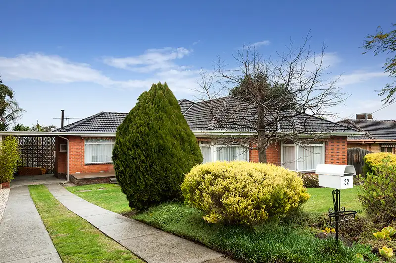 Main view of Homely house listing, 32 Bimbadeen Crescent, Yallambie VIC 3085