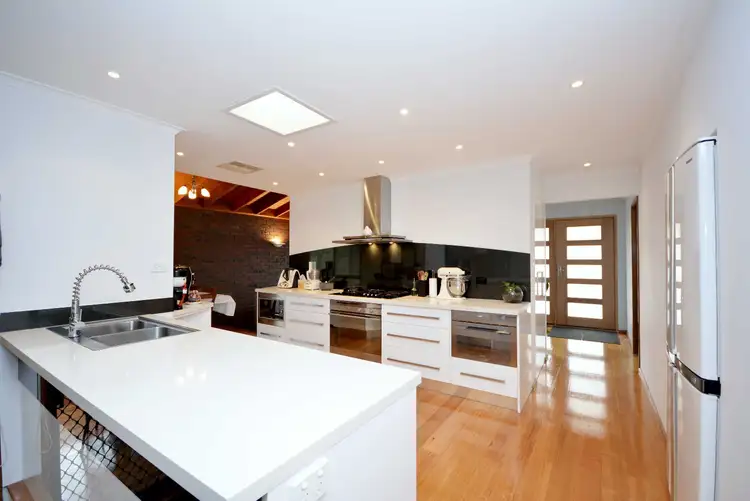 Fifth view of Homely house listing, 5 Hove Place, Craigieburn VIC 3064