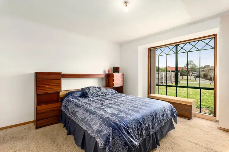 Fifth view of Homely house listing, 3 Gleeson Court, Langwarrin VIC 3910