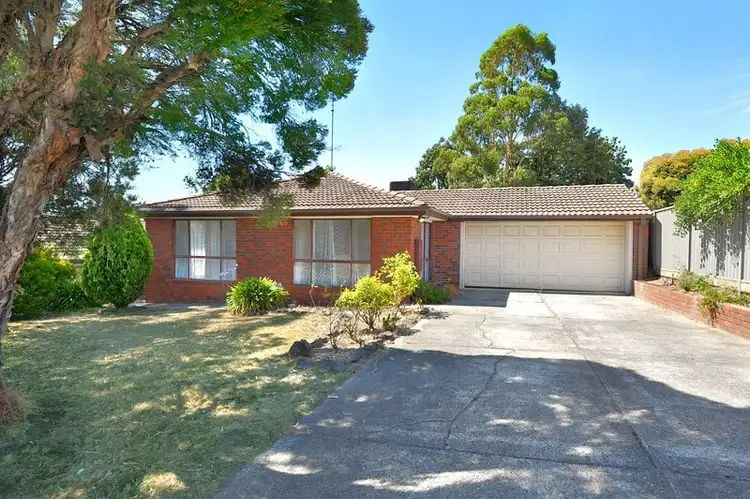 15 Highfield Avenue, Mount Clear VIC 3350