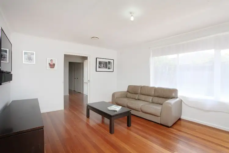 Fifth view of Homely house listing, 7 Aylesbury Crescent, Gladstone Park VIC 3043