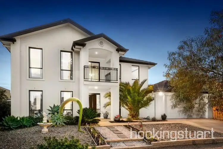15 Scenic Drive, Sanctuary Lakes VIC 3030