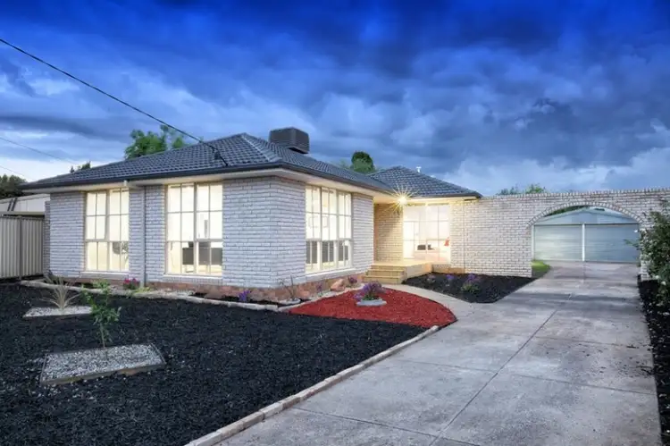 12 Chisholm Close, Gladstone Park VIC 3043