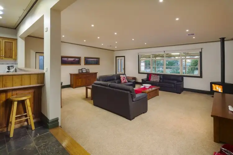 Fifth view of Homely house listing, 8 Woodlea Close, Strathfieldsaye VIC 3551