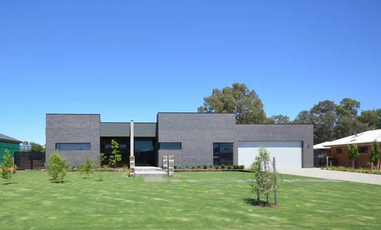 14 Bottlebrush Drive, Moama NSW 2731