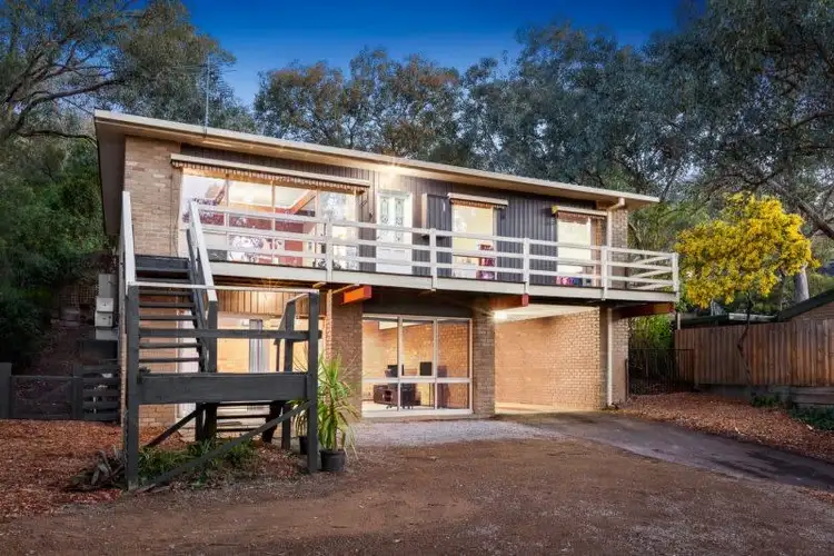 52 Banks Road, Eltham North VIC 3095