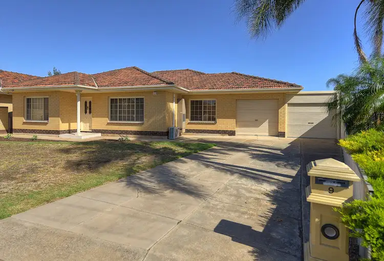 9 Gregory Crescent, Seaton SA 5023