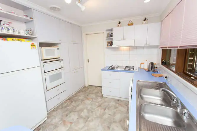 Fifth view of Homely house listing, 10 Elouera Drive, Irymple VIC 3498