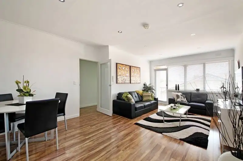 Main view of Homely apartment listing, 4/9 Whitmuir Road, Bentleigh VIC 3204