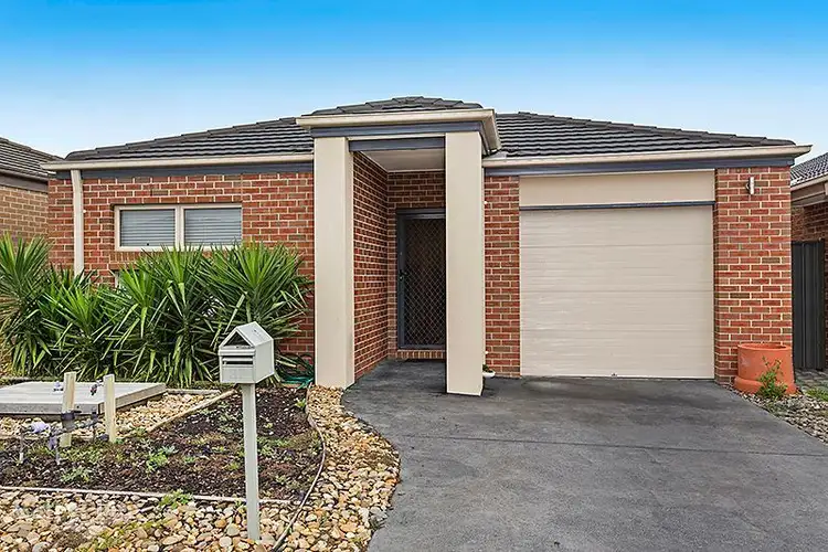 37 Kindred Avenue, Cranbourne North VIC 3977