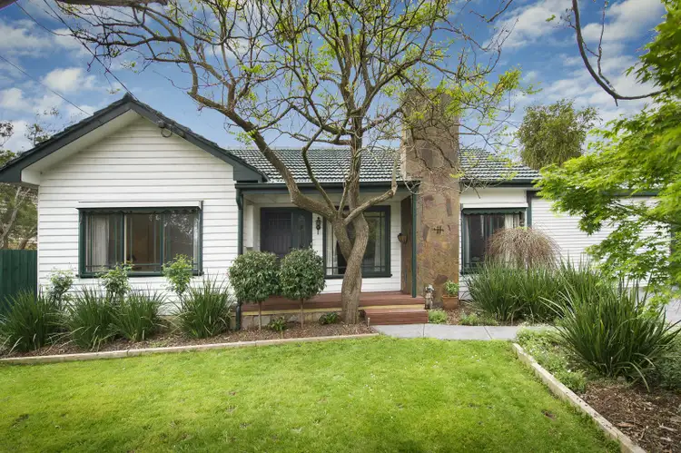 11 Bridgeford Avenue, Blackburn North VIC 3130