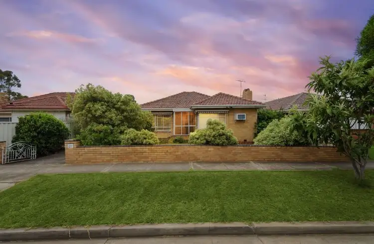 39 Cypress Avenue, Brooklyn VIC 3012