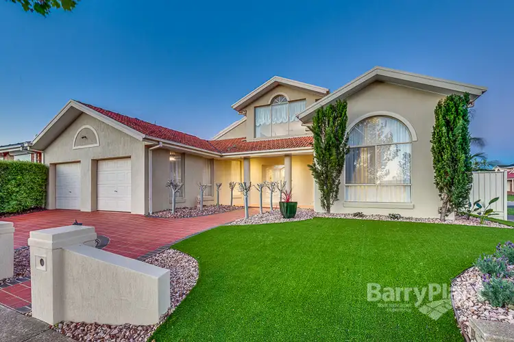 52 Tasman Crescent, Taylors Lakes VIC 3038