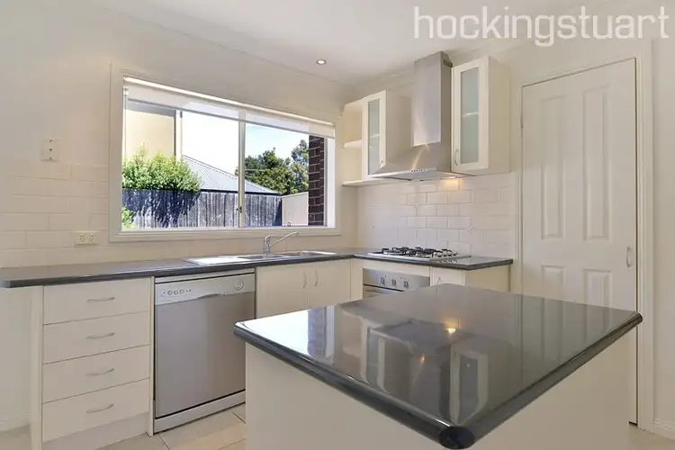 Main view of Homely unit listing, 2/15 Evan Street, Berwick VIC 3806