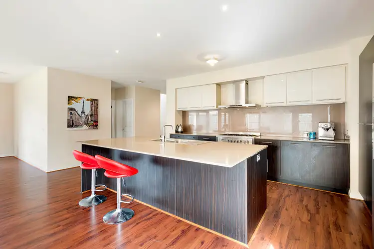 98 Laurimar Boulevard, Doreen VIC 3754