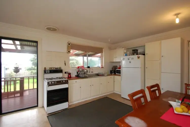 Fifth view of Homely house listing, 6 Tyers Court, Dallas VIC 3047