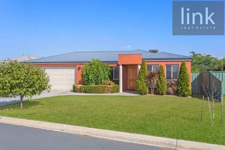 72 Robbins Drive, East Albury NSW 2640