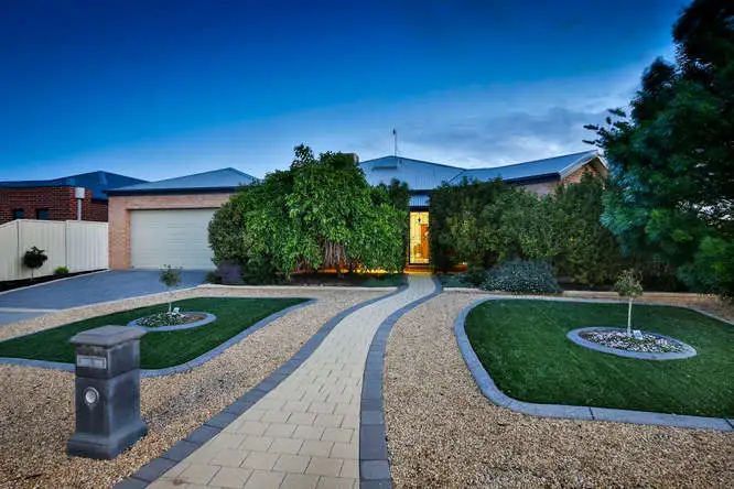 8 Dunlop Court, Mildura VIC 3500