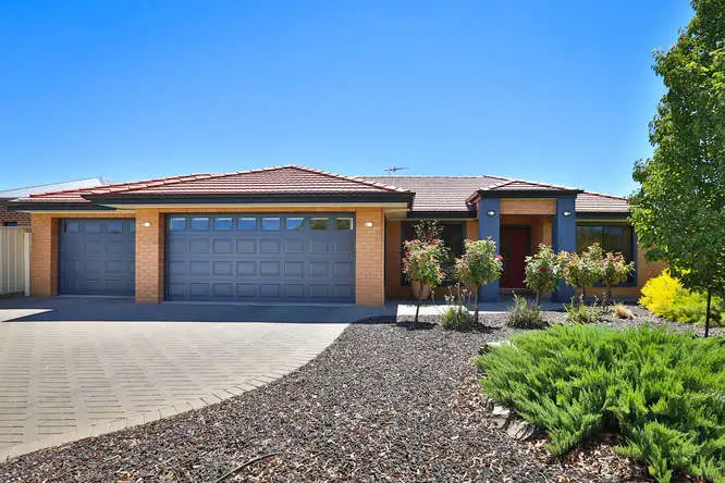 4 Barraclough Way, Mildura VIC 3500