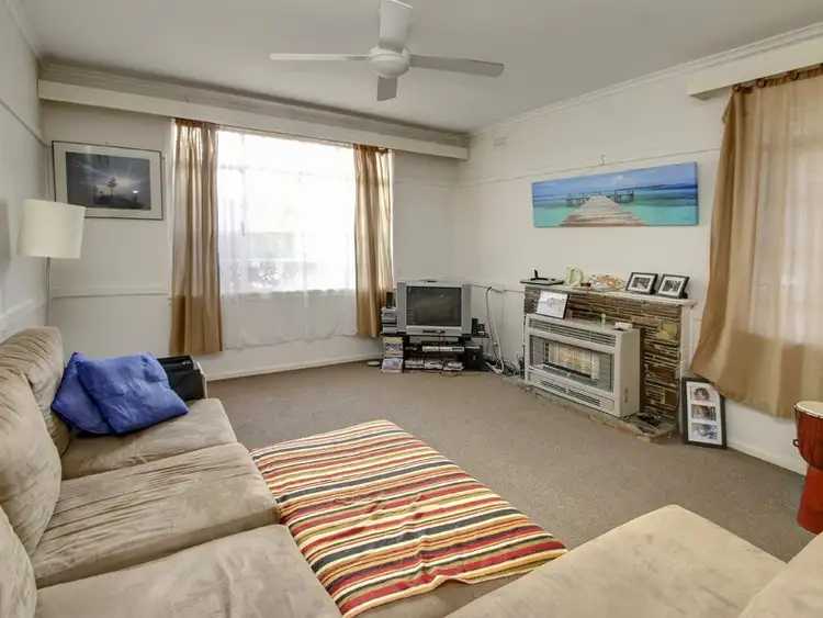 Third view of Homely house listing, 5 Erin Court, Frankston VIC 3199