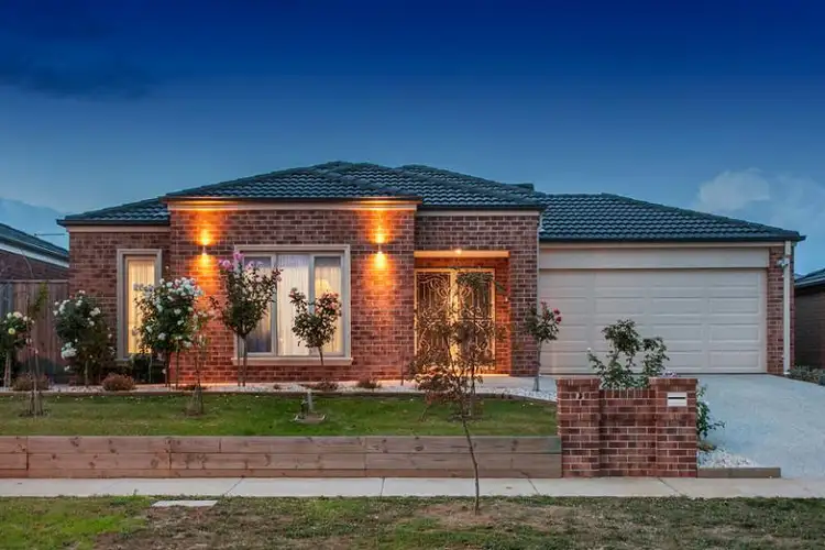 28 Oakpark Drive, Melton West VIC 3337