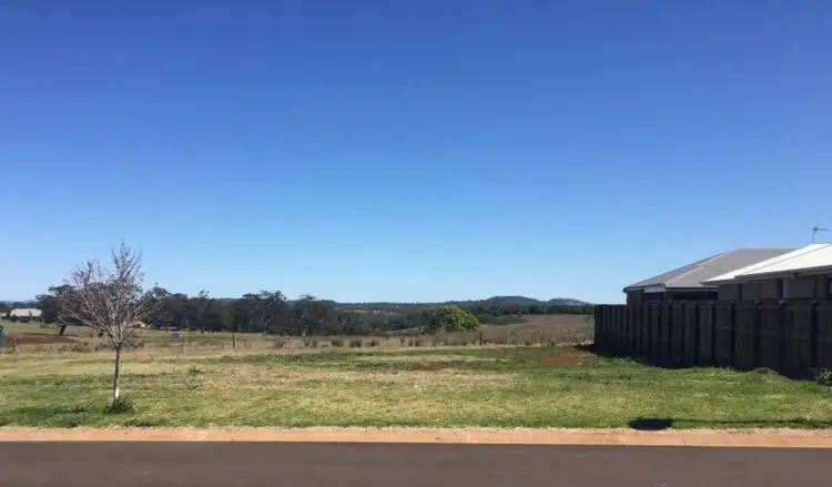 35 Wigan Avenue, Highfields QLD 4352