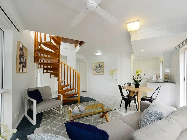 4/11 Edmond Street, Coorparoo QLD 4151