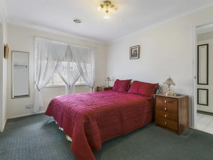 Sixth view of Homely house listing, 8 Parade Court, Sunbury VIC 3429