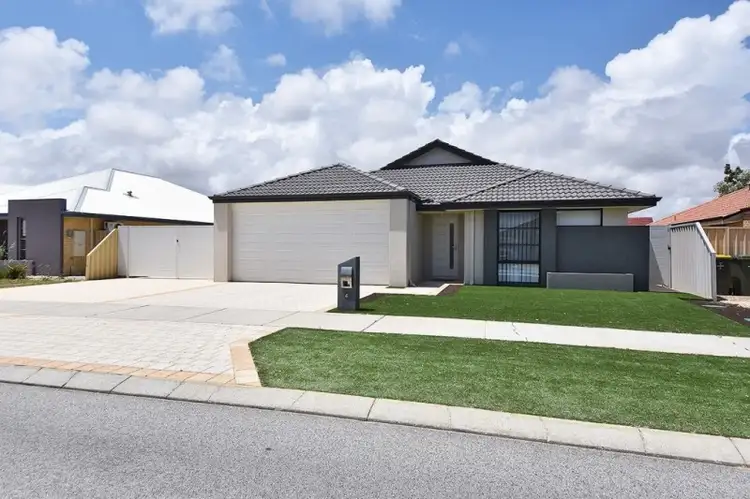 4 Ferryside Rd, Butler WA 6036