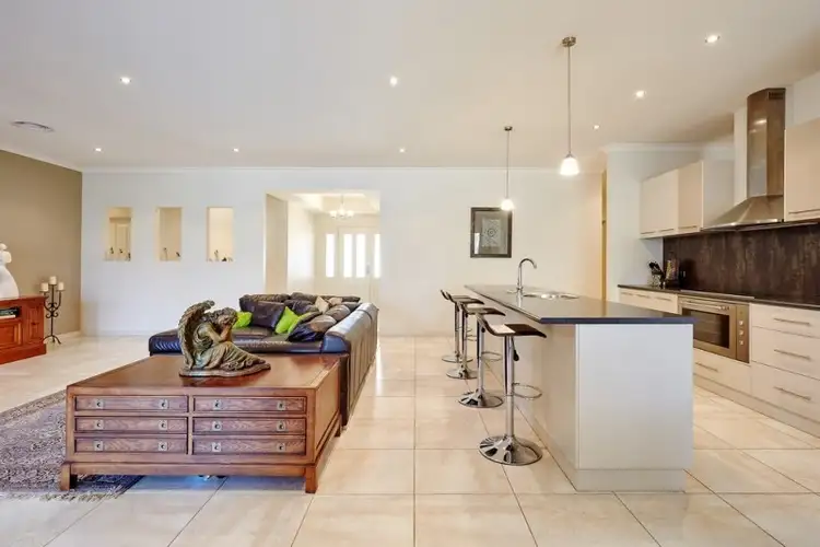 Fifth view of Homely house listing, 6 Heath Avenue, Junortoun VIC 3551