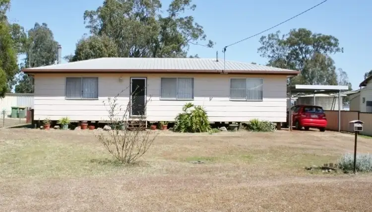 6 Clarke Street, Oakey QLD 4401