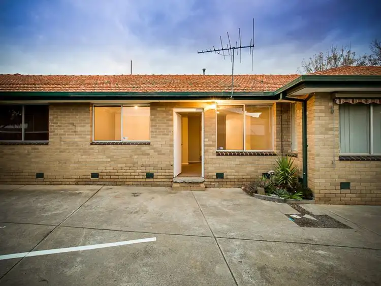 2/20 Strathmore Crescent, Hoppers Crossing VIC 3029