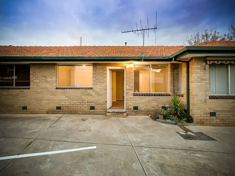 Main view of Homely unit listing, 2/20 Strathmore Crescent, Hoppers Crossing VIC 3029