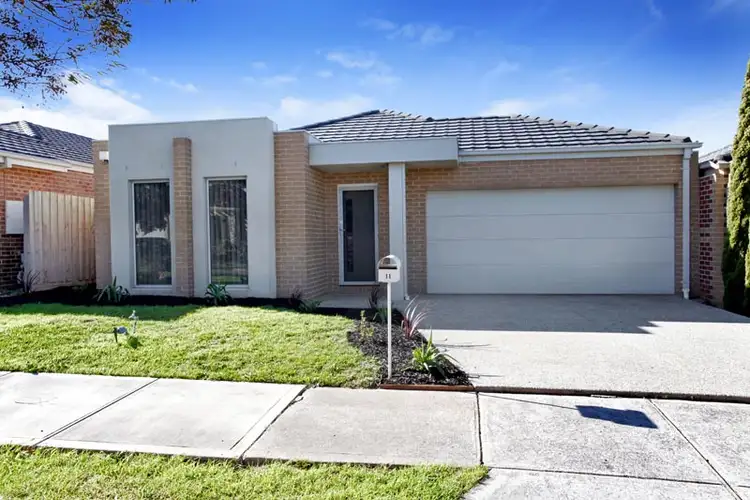 11 Deakin Grove, Burnside VIC 3023