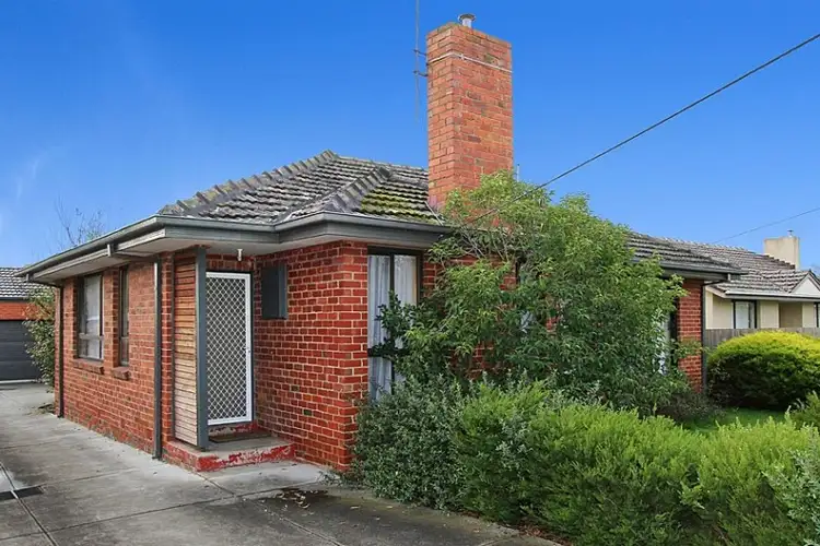 Main view of Homely house listing, 5 Kyneton Avenue, Reservoir VIC 3073